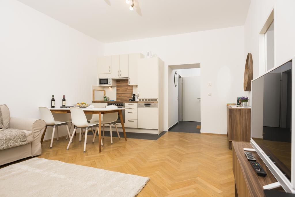 Chillout Lounge Satzberg Apartment Wina Bagian luar foto